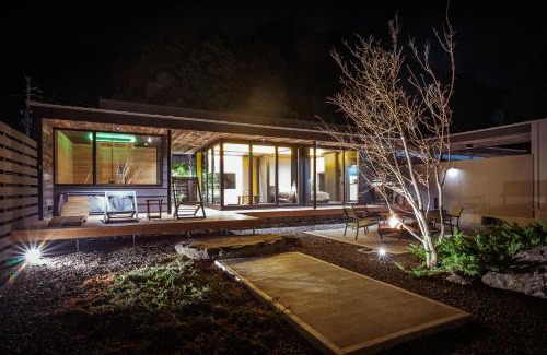 Aoi Ward Hotel | Relaxing Stay at Umegashima Drive-In & Sauna Villa