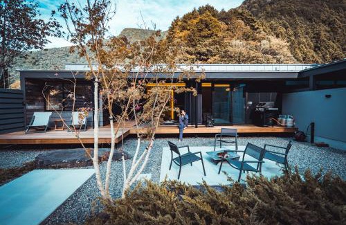 Aoi Ward Hotel | Relaxing Stay at Umegashima Drive-In & Sauna Villa