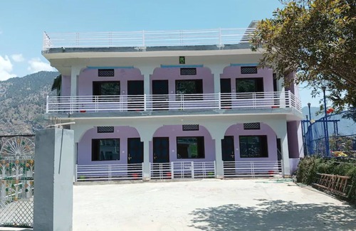 Uttar Pradesh House | Discover Umesh Home Stay #6: Family-Friendly Retreat