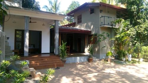 Dambulla House | Budget-Friendly Umesh Homestay in Dambulla - Child Friendly