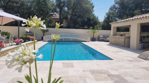 Orange House | Un air de provence avec piscine disponible seulement en fin de journée - À 5min de l'A7 et A9