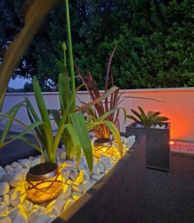 Orange House | Un air de provence avec piscine disponible seulement en fin de journée - À 5min de l'A7 et A9