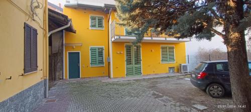 Musocco Apartment | Discover Un angolo a Milano: Family-Friendly Comfort Awaits