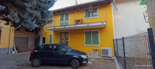 Musocco Apartment | Discover Un angolo a Milano: Family-Friendly Comfort Awaits
