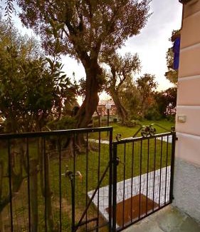 Pieve Ligure House | Oceanfront Escape at Un Angolo di Paradiso - Rated 9.1/10