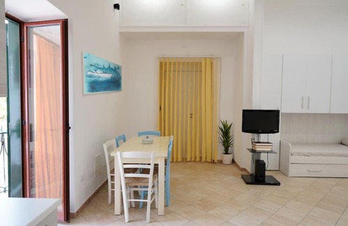 Bacoli Apartment | Seaside Apartment with Ocean View and Hot Tub Amenities