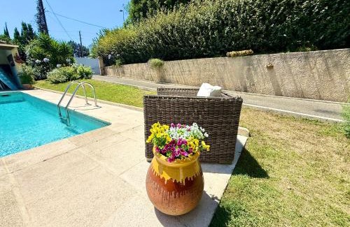 Vence Apartment | Cozy 2-Room Apartment with Pool and Parking Near Beach