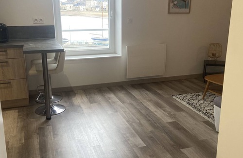 La Cite Apartment | Scenic Oceanfront Apartment with Free Parking and Child Friendly