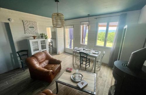 Gissac House | Relax at Un balcon entre Causses et Rougiers with Hot Tub