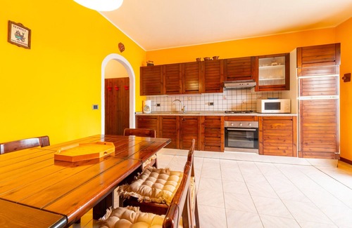 Cerceno Apartment | Explore Un Balcone sul Lago with Lake Views & Pet Friendly Stays