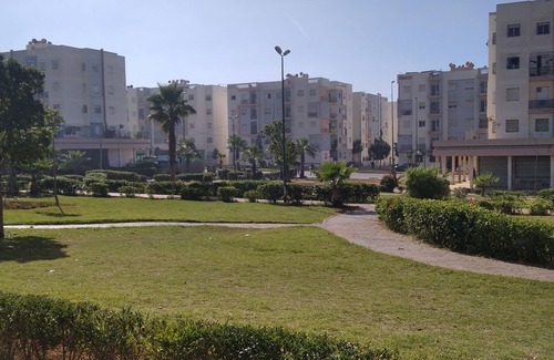 Quartier d'Ouled Oujih Apartment | Comfortable Apartment Steps from the Beach with Free WiFi