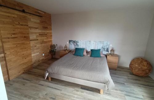 La Chapelle-de-Brain House | Discover Un Brain de nature: Pet-Friendly Retreat Rated 9.5