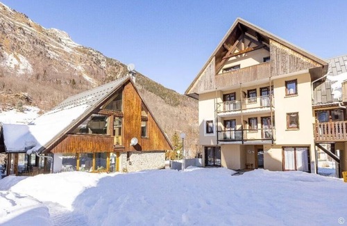 Saint-Colomban-des-Villards House | Relax in Mountain Bliss: Cozy Apartments by Ski Lift