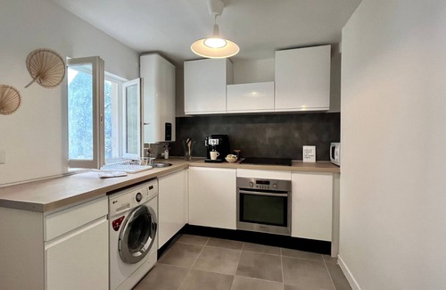 Nevers Apartment | Relax at Un Goût de Liberté with Spa and Breakfast Options