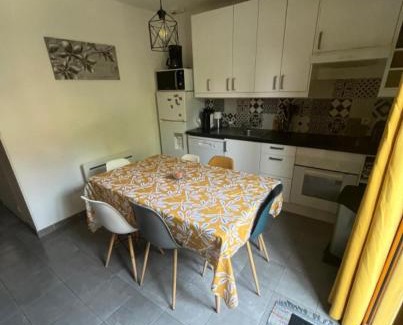 Cheptainville Apartment | Inviting Maison Cheptainville with Terrace and Green Views