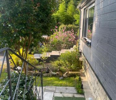 Samois-sur-Seine House | Discover Un Jardin en Forêt: Family-Friendly Retreat