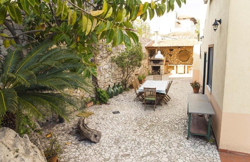 Gaeta Apartment | Experience Scenic Comfort at Un letto a Gaeta Apartments