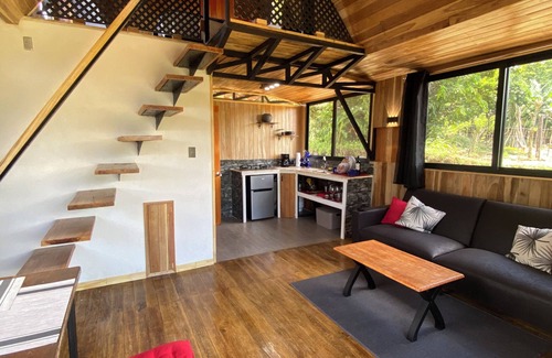Bijagua Ski Chalet | Scenic Mountain Chalet with Garden, Spa & Pet-Friendly Bliss