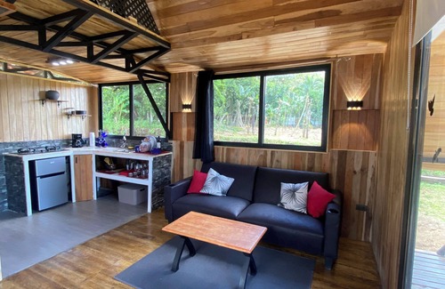 Bijagua Ski Chalet | Scenic Mountain Chalet with Garden, Spa & Pet-Friendly Bliss