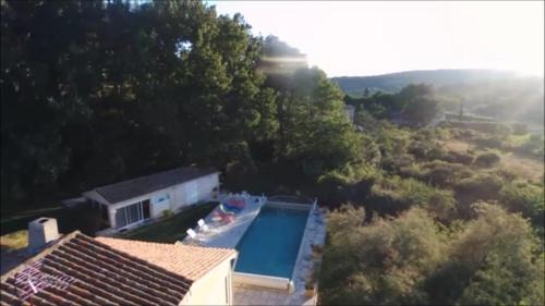 Eguilles House | Experience Un Lit en Provence with Ocean Views & Pool
