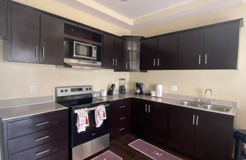 Tegucigalpa Apartment | Relaxing Second Floor Apartments with Spa & Kitchen Amenities