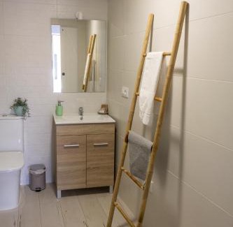 Torrejon El Rubio House | Discover Un Lugar Llamado Descanso in Monfrague - Family-Friendly Stay