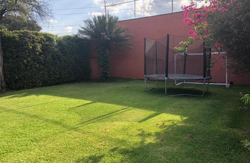 Cocoyoc House | Tranquil Family Retreat with Pool and Pet-Friendly Amenities