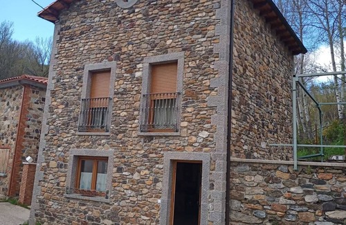 Otero de Guardo Cottage | Escape to UN Paraiso in Montaña Palentina, Family-Friendly!
