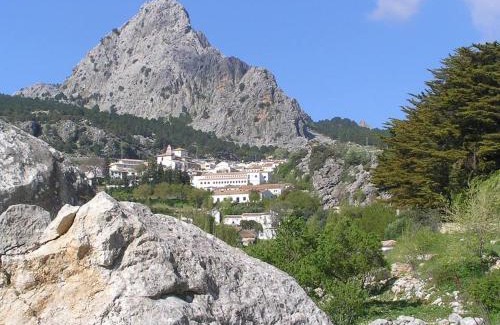 Grazalema Apartment | Discover a Paradise in Grazalema with Family-Friendly Amenities