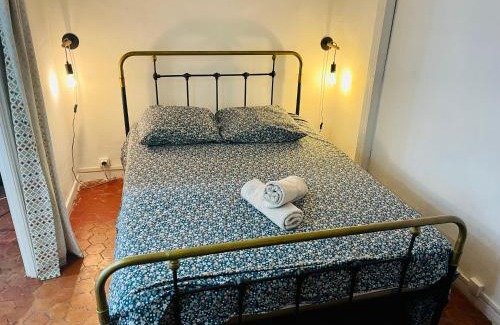 Prefecture Apartment | Charming Retreat in the Heart of Marseille with Ocean View