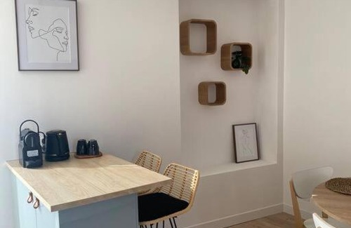 Hautvillers House | Cozy Retreat Under the Rooftops - Guest Rated 9.3/10