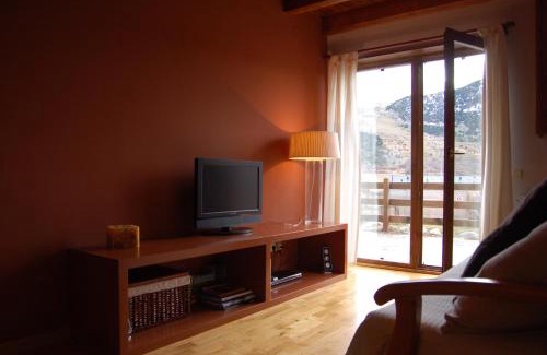 Taull Apartment | Discover VALL DE BOI: Pet-Friendly Retreat with Pool