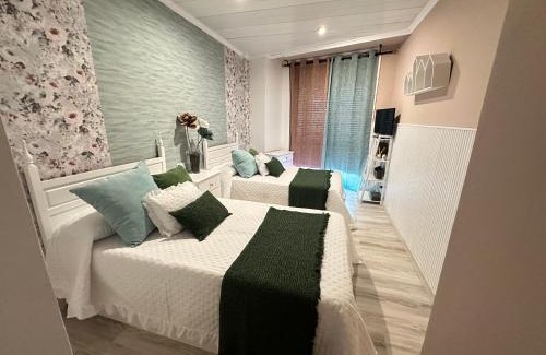 Caldas de Reis Apartment | Discover Un Rincón Romano - Perfect for Families!