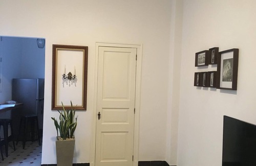 Old Havana Apartment | Ideal Retreat: Guest Rated 9.6 with Spa and Family Amenities