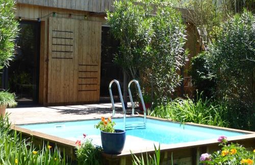 Valence Bed & Breakfast | Dreamy Oceanfront Escape with Pool and Restaurant