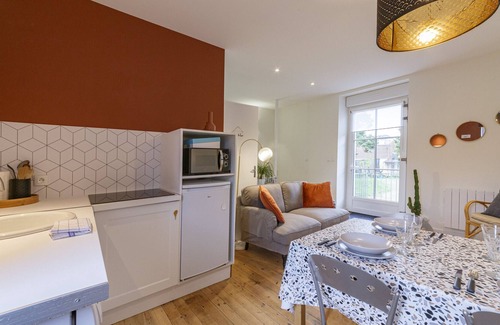 Laval Apartment | Un toit sous les Ifs - 2 chambres Laval