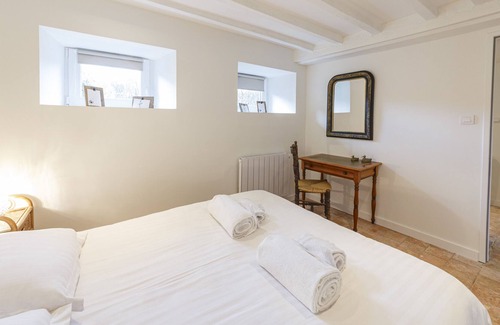 Laval Apartment | Un toit sous les Ifs - 2 chambres Laval
