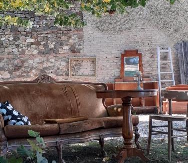 Bibbiano Bed & Breakfast | Discover Comfort at Una Casa Bottega - Family-Friendly Stay