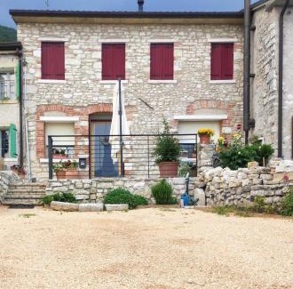 Valdobbiadene House | Discover Una Chicca: Pet-Friendly Getaway with 9.6 Rating