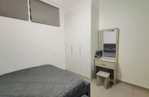 Malacca City Apartment | Cozy House Near Jonker with Ocean View & Pool Access