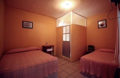 Xilitla Hotel | Budget-Friendly Stay at Una Estrella Casa de Huéspedes