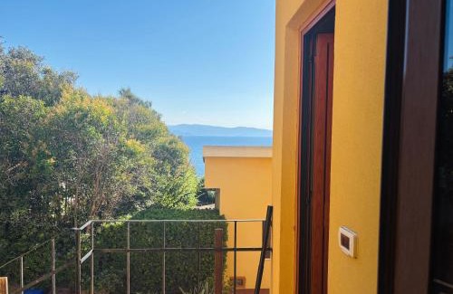Milazzo Apartment | Una Piscina sul Mare Apartment
