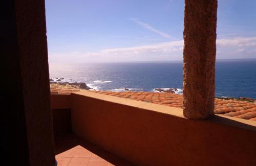 Costa Paradiso House | Seaside Retreat: Una terrazza in Paradiso with Ocean Views