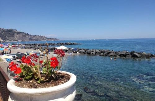 Giardini Naxos House | una terrazza sul mare