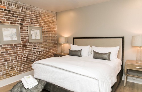 Central Business District Hotel | Elegant Condo Oasis in New Orleans' CBD - Guest Rated 10/10