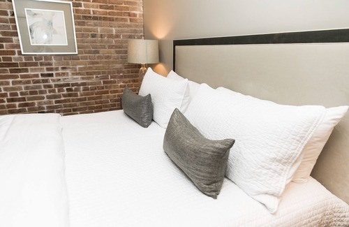 Central Business District Hotel | Elegant Condo Oasis in New Orleans' CBD - Guest Rated 10/10
