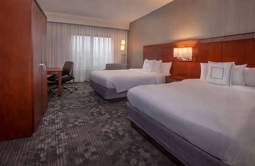 Newark Resort | Prime Location with Indoor Pool & Pet-Friendly Units