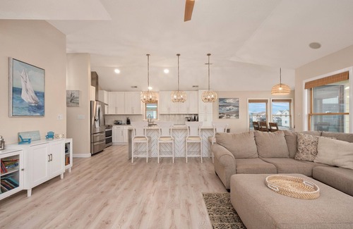 Ocean Sands Cottage | Prime Location Steps to the Beach with Ocean Views & Spa