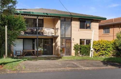 Robertson House | Unbeatable Value | Group/Family | Roomy/Convenient