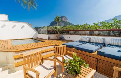 Leblon Apartment | Unbelievable PH, Leblon: Oceanfront Views & Privacy Awaits